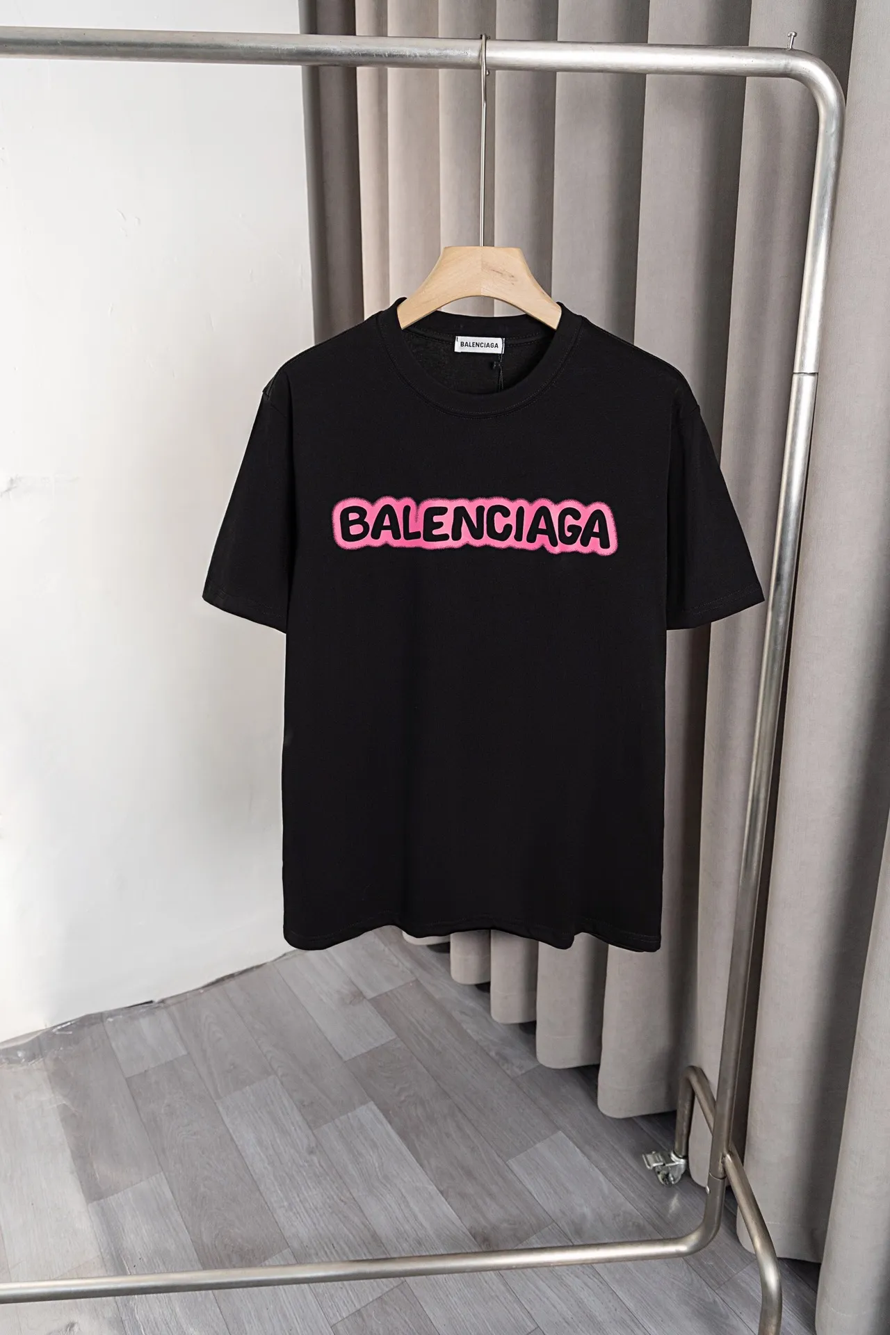 X 023 Balenciaga 2025 Summer New Arrival T-shirt, made of high-quality double yarn pure cotton flocking fabric, with large colorful logo printing technology on the front and back, high-end and elegant, extremely fashionable, same style for men and women, color: Black, White, Gray. Size:S～XXL
